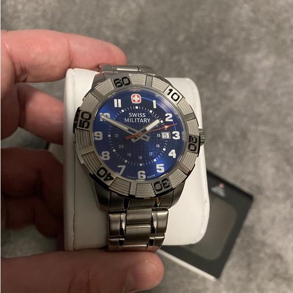 Watch, Wenger - Picture 2 of 4